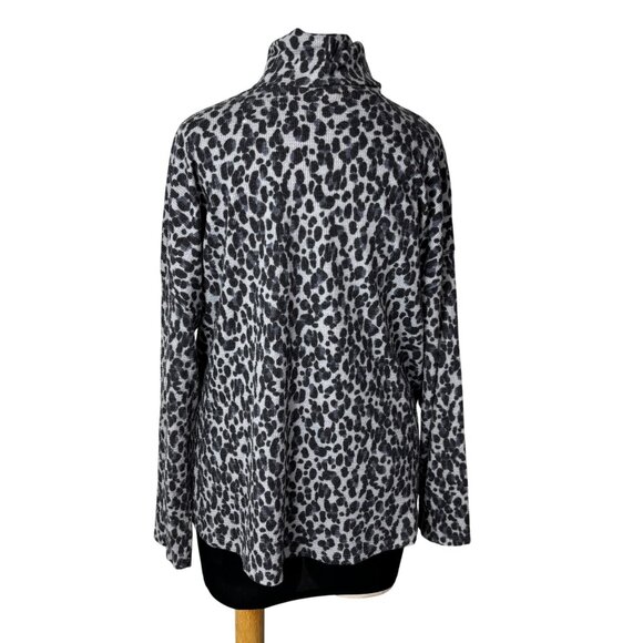 Vince Camuto Leopard Print Gray & Black Knit Turtleneck Sweater Womens L - Picture 3 of 11